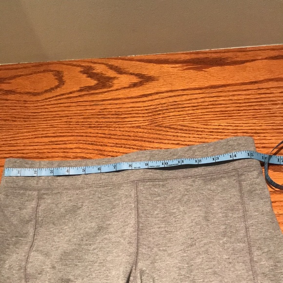 NordicTrack large shorts with wide waist band, cotton polyester and spandex - Picture 5 of 7